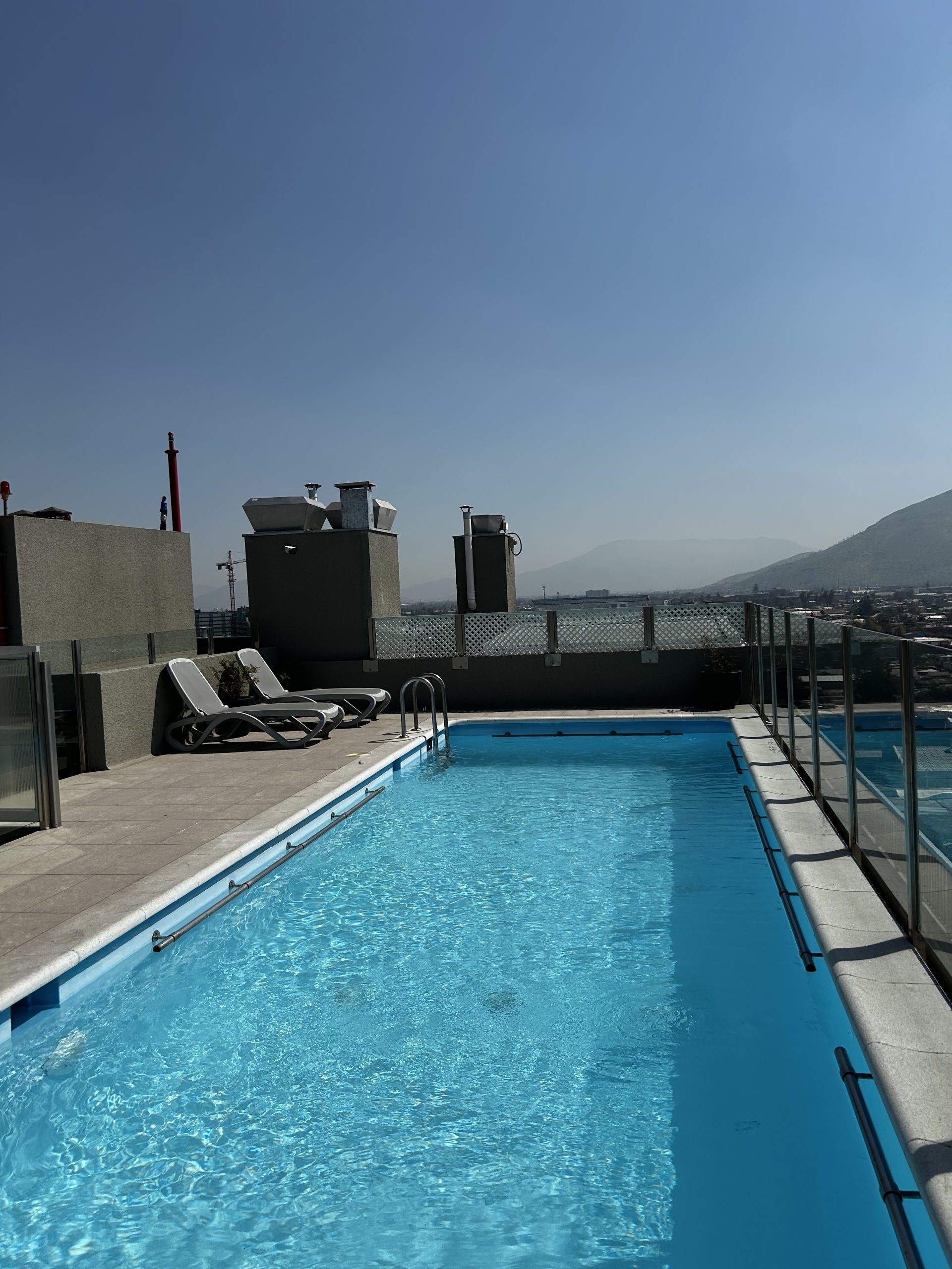 Impresionante piscina en el proyecto Edificio David Arellano, Comuna de Independencia